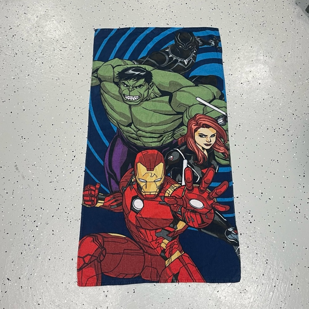 Vintage Y2k Marvel Avengers Beach Towel Hulk Iron Man Black Panther Black Widow
